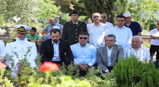 15 Temmuz Şehidi Şükrü Bayrakçı mezarı başında dualarla anıldı 