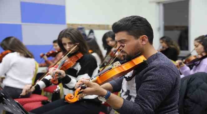 B&uuml;y&uuml;kşehir&rsquo;in konservatuvar yaz kursları 2 bin 298 &ouml;ğrenci ile eğitime başladı
