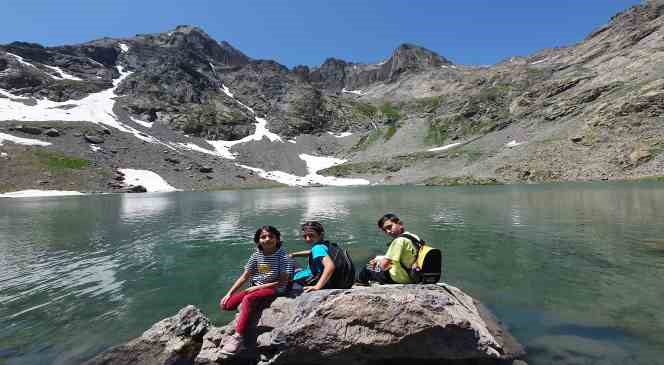Artabel Gölleri’nde 15 Temmuz şehitleri anısına doğa yürüyüşü