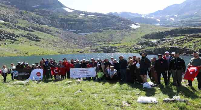 Artabel G&ouml;lleri&rsquo;nde 15 Temmuz şehitleri anısına doğa y&uuml;r&uuml;y&uuml;ş&uuml;
