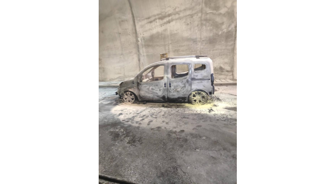 Assos-Troya t&uuml;nellerinde ara&ccedil; yangını
