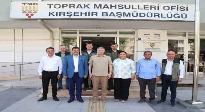 AK Partili &Uuml;nsal, &ccedil;ift&ccedil;inin sorunu i&ccedil;in TMO Genel M&uuml;d&uuml;r&uuml; ile biraraya geldi
