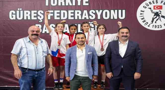 G&uuml;reşin sultanı Şirin Kahraman T&uuml;rkiye şampiyonu oldu
