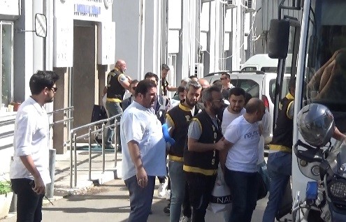 Oto galerici &ccedil;etesi operasyonunda ş&uuml;pheliler adliyede
