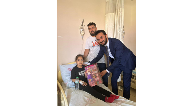 Başhekimden çocuklara oyuncak sürprizi