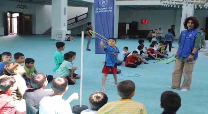 Ağrılı öğrenciler hem Kur’an öğreniyor hem spor yapıyor