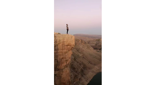 Sosyal medyada paylaşacakları fotoğraf uğruna canlarını hiçe sayıyorlar