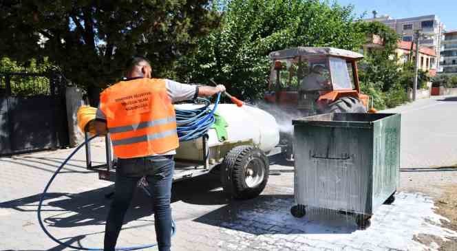 Osmaniye’de çöp konteynerleri dezenfekte ediliyor
