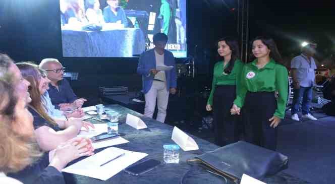 T&uuml;rkiye&rsquo;nin en benzer ikizleri belli oldu
