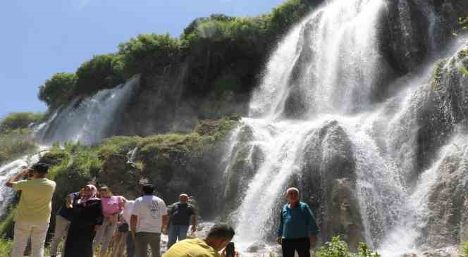 El Nino sıcakları Erzincan&rsquo;da etkisini artırdı
