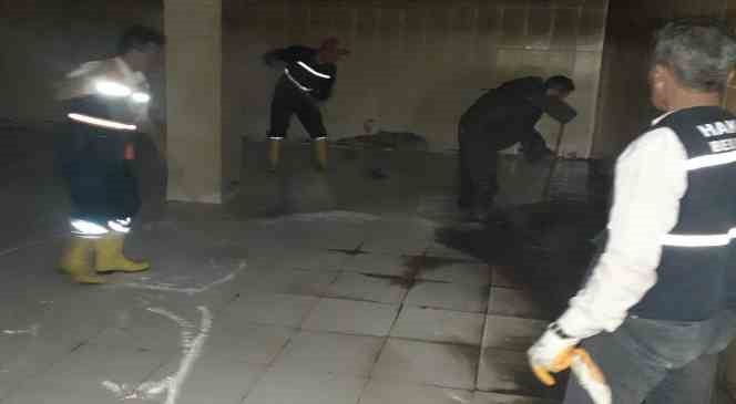 Hakkari&rsquo;deki su arıza iş&ccedil;ilerinin zorlu mesaisi
