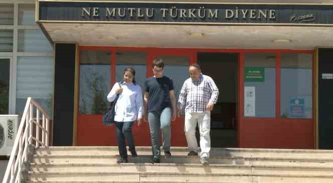 YKS sayısal 1&rsquo;incisi Mustafa &Ouml;zcan: &ldquo;G&uuml;nl&uuml;k ortalama 400 ile 500 arası soru &ccedil;&ouml;zd&uuml;m&rdquo;
