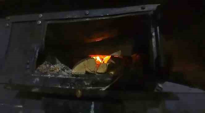 Türkiye sıcaktan kavruluyor onlar soba yakıyor