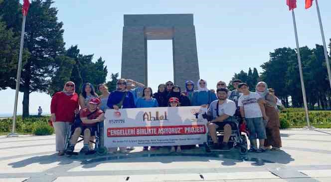 Ahlatlı engelliler Çanakkale’yi gezdi