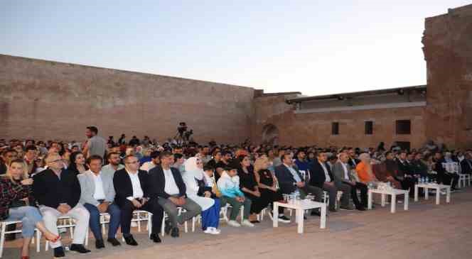 İshak Paşa Sarayı’nda binlerce kişi “Senforock” konseri ile kendinden geçti