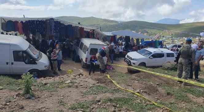 Kadırga Yaylası’nda freni boşalan minibüs yamaçtan yola düştü: 1’i ağır, 3 yaralı