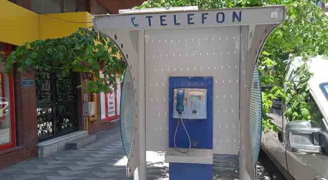 Yılların iletişim aracı yeni teknolojiye direniyor
