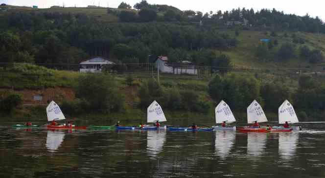 1500 rakımlı yayla gölünde kano ve yelken keyfi
