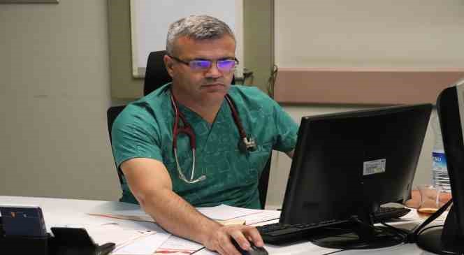 Uzmanından uyarı: &ldquo;Soğuk duş v&uuml;cut ısısını d&uuml;ş&uuml;rmez, sinirlere zarar verebilir&rdquo;
