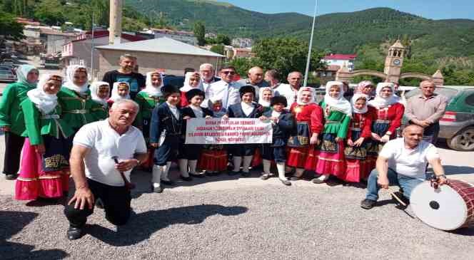 Sıla ziyaretine halaylı kutlama
