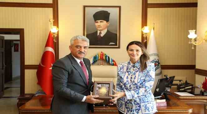 Milletvekili Pashayeva ve DAT&Uuml;B heyeti Vali Makas ile g&ouml;r&uuml;şt&uuml;
