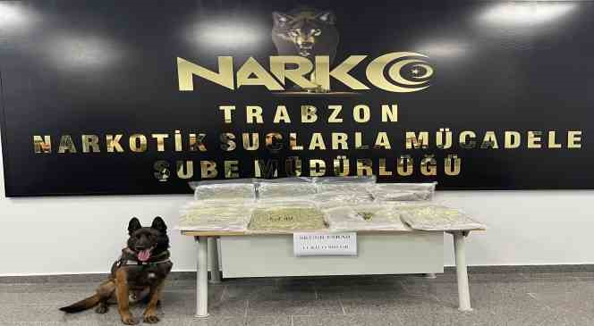 Otob&uuml;s&uuml;n bagajındaki valizden 11 kilo 900 gram uyuşturucu &ccedil;ıktı
