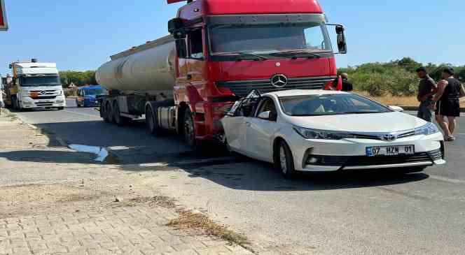 Tanker otomobile arkadan çarptı: 2 yaralı