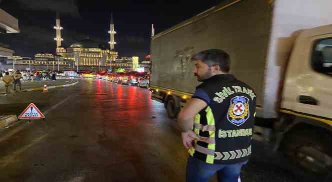 Beyoğlu’nda ticari taksilere yönelik uyuşturucu madde ve alkol denetimi