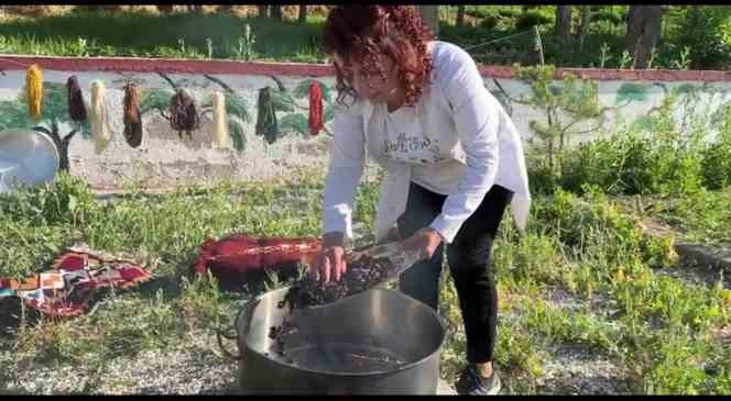 Yüksekova’da asırlık ‘kök boyama’ geleneği sürüyor