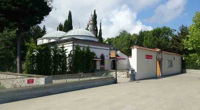 Hem Ahi Evren&rsquo;e komşu olmak hem de deniz manzaralı mezarlık sahibi olmak i&ccedil;in sıraya girdiler
