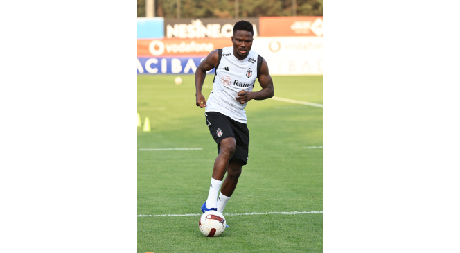 Beşiktaş’ta Amartey ve Onana, ilk antrenmanına çıktılar