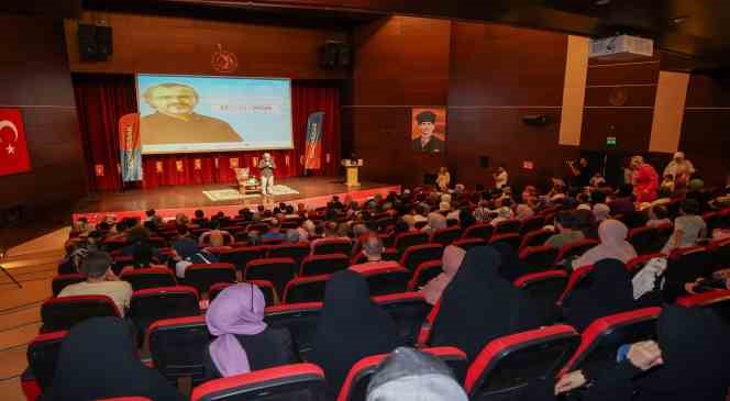 Yaz Okulu öğrencileriyle ’Aile ve Çocuk’ söyleyişi programı gerçekleştirildi