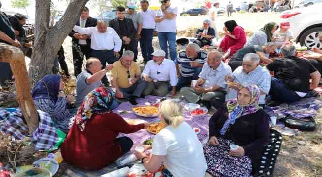 Başkan Çolakbayrakdar, hafta sonu Yüreğil Mahallesi’nde vatandaşlarla buluştu