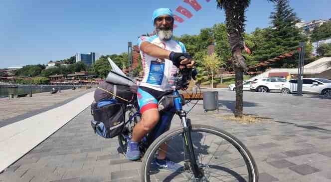 K&ouml;k h&uuml;cre nakli bekleyen &ccedil;ocuklara umut olabilmek i&ccedil;in pedal &ccedil;eviriyor

