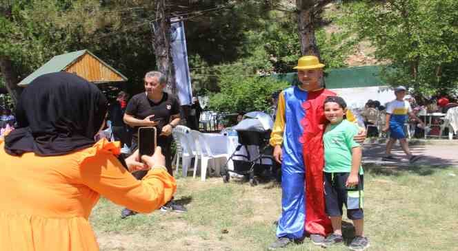 (Düzeltme) Yetim çocuklar doyasıya eğlendi