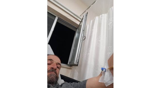 &Ouml;l&uuml; sandığı akrebi eline almak isteyince hastanelik oldu
