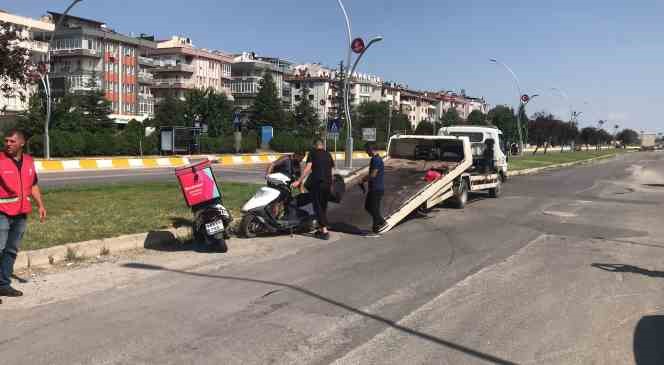 Edirne’de otomobille çarpışan motosikletli kurye yaralandı
