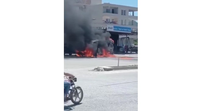 Samandağ’da korkutan araç yangını