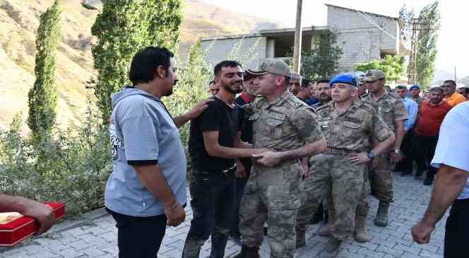 Şırnak&rsquo;ta şehit g&uuml;venlik korucusu toprağa verildi
