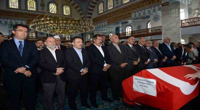 Hınıs Belediye Başkanı Erdoğan Eren g&ouml;zyaşı ve dualarla uğurlandı
