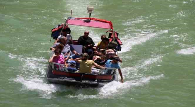 Karanlık Kanyon&rsquo;da zipline ve tekne keyfi
