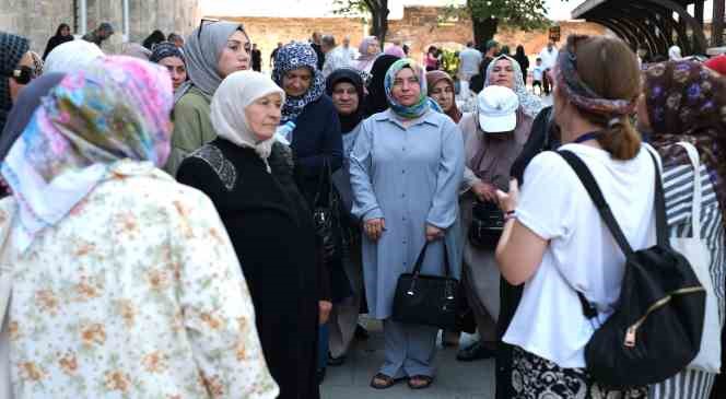 Kütahya Belediyesi, şehit ve gazi aileleri için gezi düzenledi