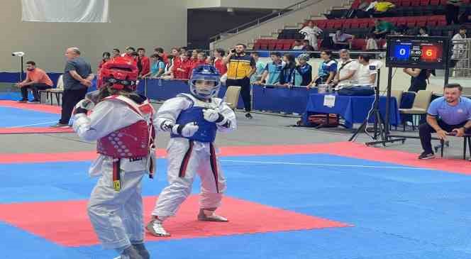 Anadolu Yıldızlar Ligi Taekwondo grup m&uuml;sabakaları Uşak&rsquo;ta yapılıyor
