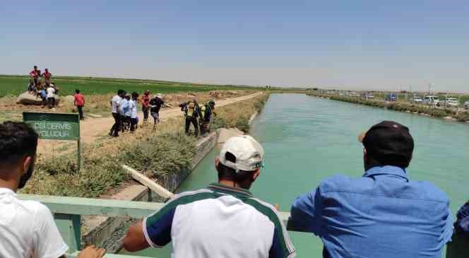 Şanlıurfa’da otomobil sulama kanalına devrildi, bölgeye ekipler sevk edildi