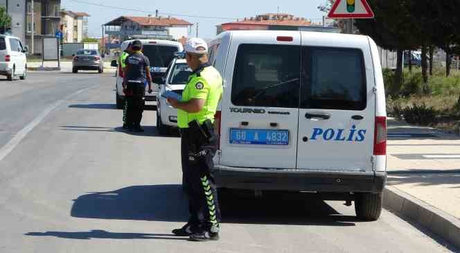 Aksaray&rsquo;da asayiş ve trafik uygulamaları g&uuml;nd&uuml;z de devam ediyor
