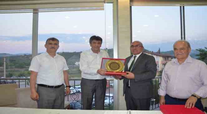 Fatsa’da emekli okul müdürlerine veda programı