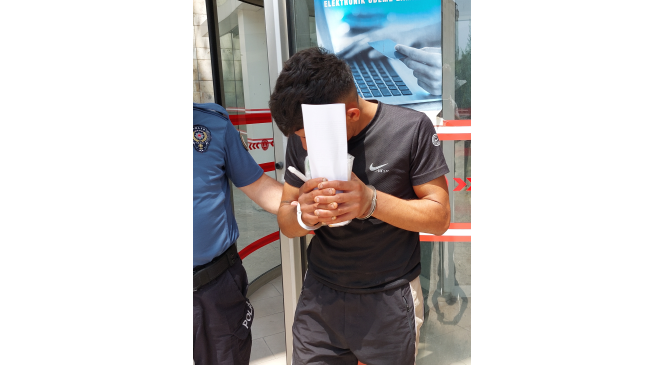 Kamyonetten 560 kilo demir çalan genç tutuklandı