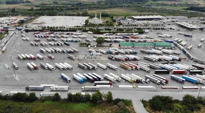 Kapıkule Sınır Kapısı’nda tır dorsesinde 2 kaçak göçmen ölü bulundu