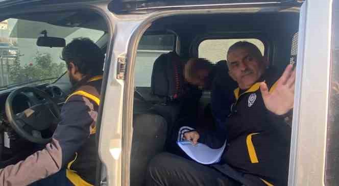 Sahte i&ccedil;ki nedeniyle 6 kişinin &ouml;l&uuml;m&uuml;nden sorumlu tutulan sanık hakim karşısında
