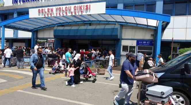 Trabzon Havalimanı tarihinin en yoğun temmuz ayını yaşıyor
